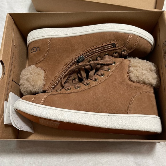 UGG High Top - Picture 1 of 2